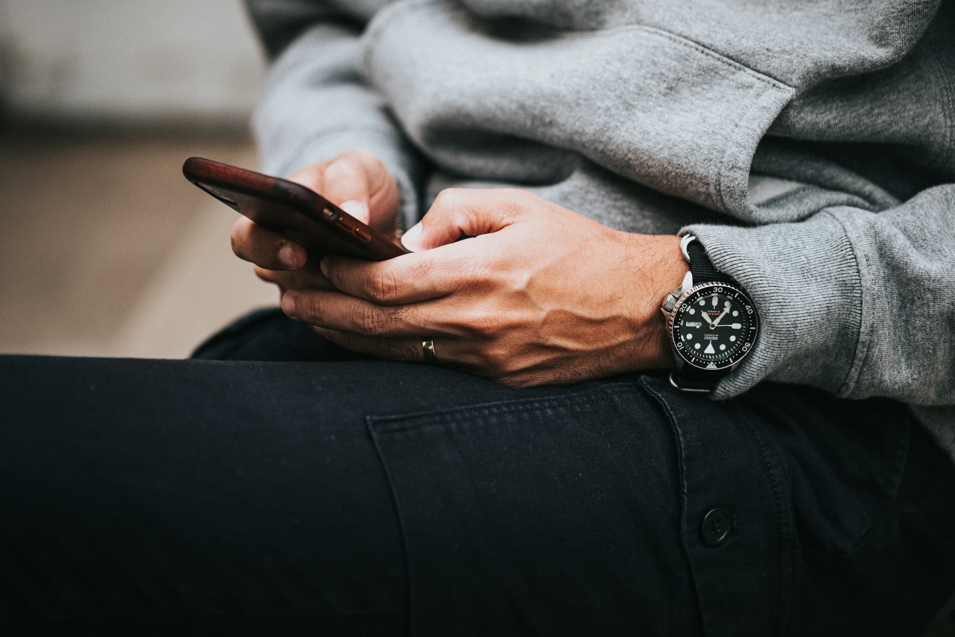 PhD student Dushanthi Manamalage discusses AI and mental health research on Radio New Zealand